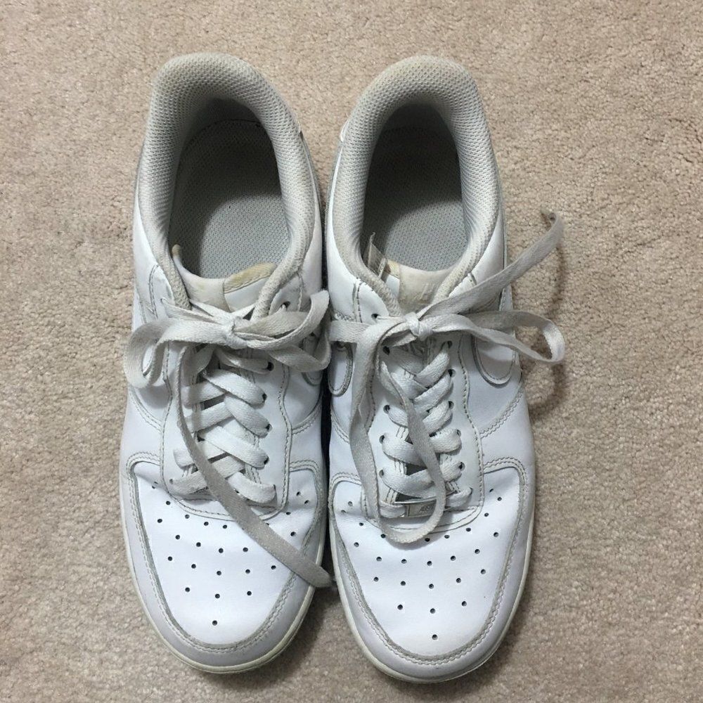 Nikeairwoman's Sneaker
